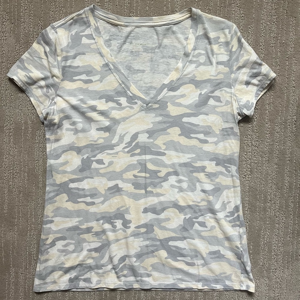 Gap t-shirt. Camo.
